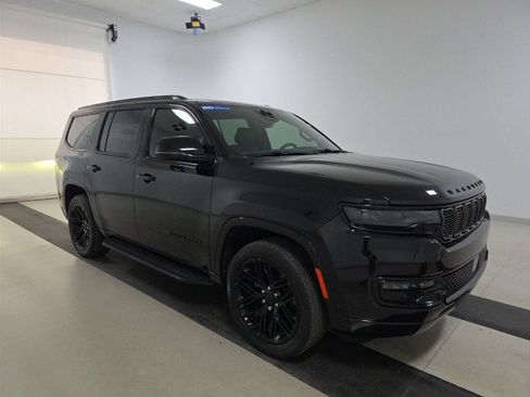 Used 2022 Jeep Wagoneer Series II RWD image 4