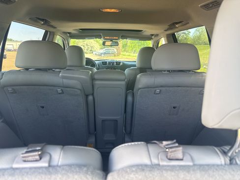Used 2012 Toyota Highlander Limited image 25