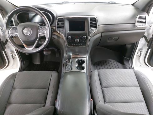 Used 2019 Jeep Grand Cherokee Laredo image 11