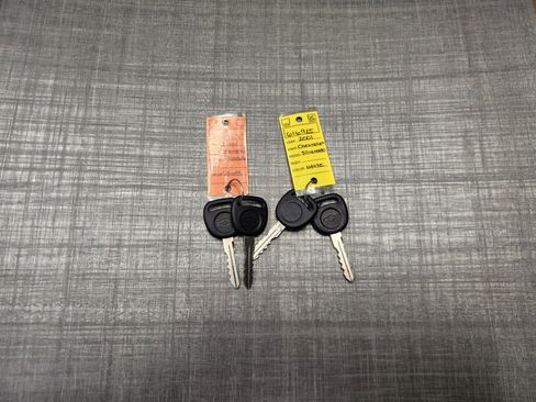 Used 2001 Chevrolet Silverado 1500 LS w/ Firm Ride Suspension Pkg image 19