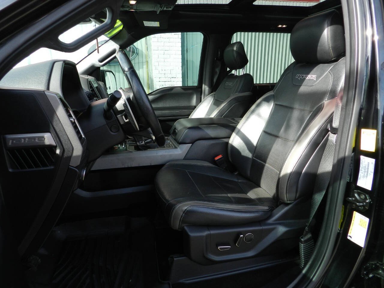 Used 2018 Ford F150 Raptor w/ Equipment Group 802A Luxury AWD/4WD image 2