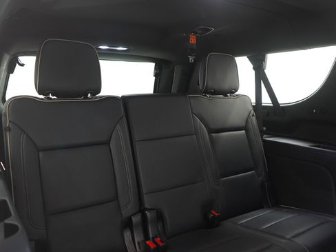 Used 2023 Chevrolet Suburban Premier AWD/4WD image 13