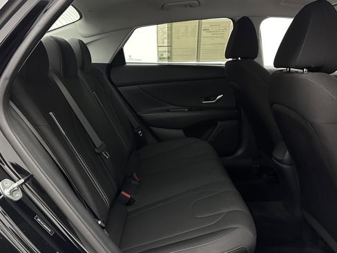 Used 2022 Hyundai Elantra SEL w/ Convenience Package FWD image 29