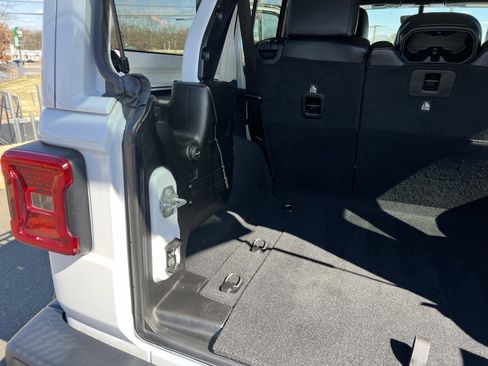 Used 2019 Jeep Wrangler Unlimited Rubicon image 34