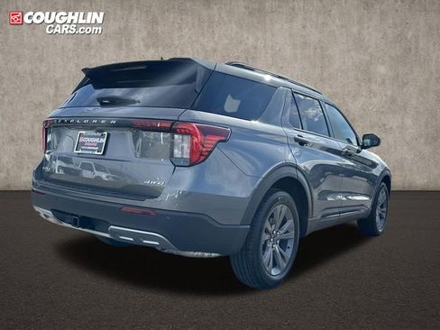 New 2026 Ford Explorer Active AWD/4WD image 8
