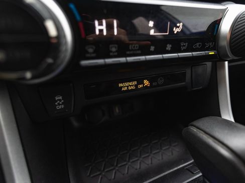 Used 2022 Toyota RAV4 LE image 16