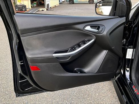 Used 2016 Ford Focus ST image 22