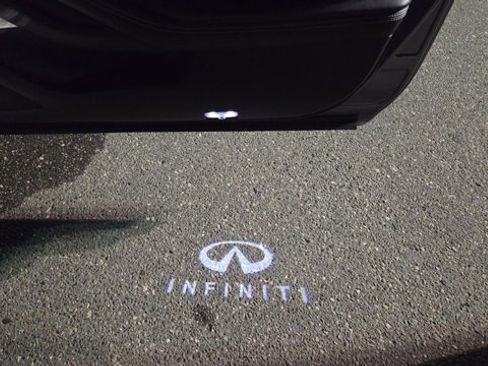 Used 2019 INFINITI Q60 3.0t Luxe w/ Essential Package image 12