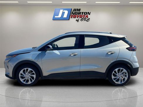 Used 2023 Chevrolet Bolt EUV LT w/ Driver Confidence Package image 8