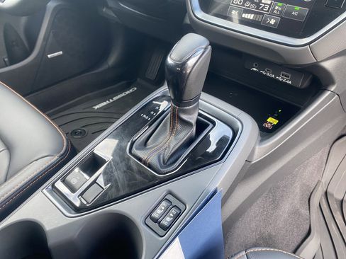 Certified 2025 Subaru Crosstrek 2.5i Limited w/ Crosstrek Mirror Package image 16