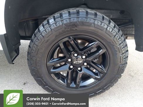 Used 2022 Chevrolet Silverado 1500 LT Trail Boss image 31