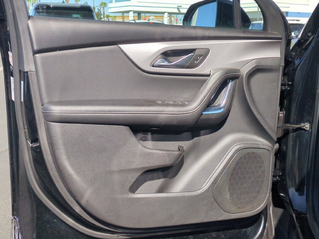 Used 2025 Chevrolet Blazer LT FWD image 15