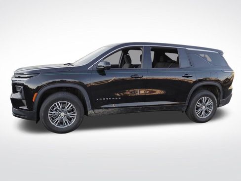 Used 2024 Chevrolet Traverse LS AWD/4WD image 2
