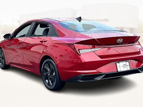 Used 2021 Hyundai Elantra SEL image 4