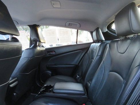 Used 2019 Toyota Prius Prime Premium image 18
