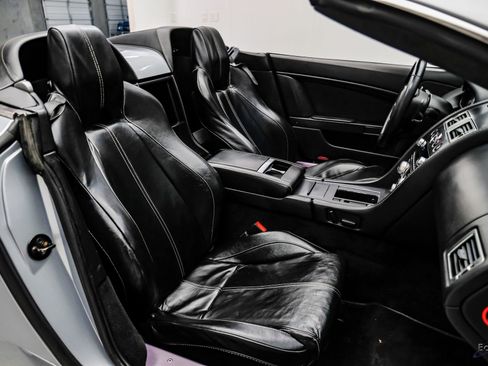 Used 2009 Aston Martin V8 Vantage Convertible image 49