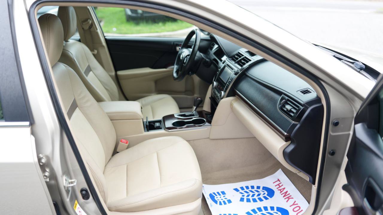 Used 2014 Toyota Camry XLE FWD image 23