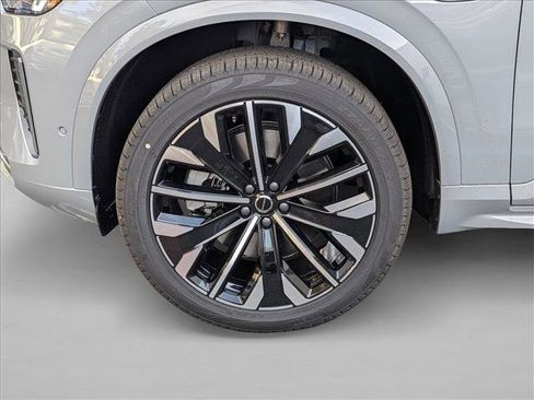 New 2026 Volvo XC90 T8 Ultra w/ Protection Package image 11