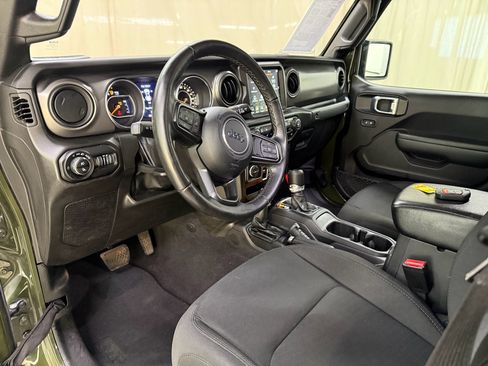 Used 2022 Jeep Gladiator Sport AWD/4WD image 30