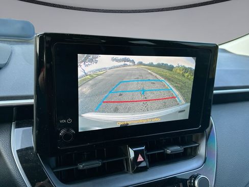 Used 2024 Toyota Corolla LE FWD image 22