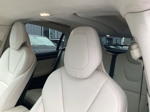 Used 2017 Tesla Model X 75D image 17