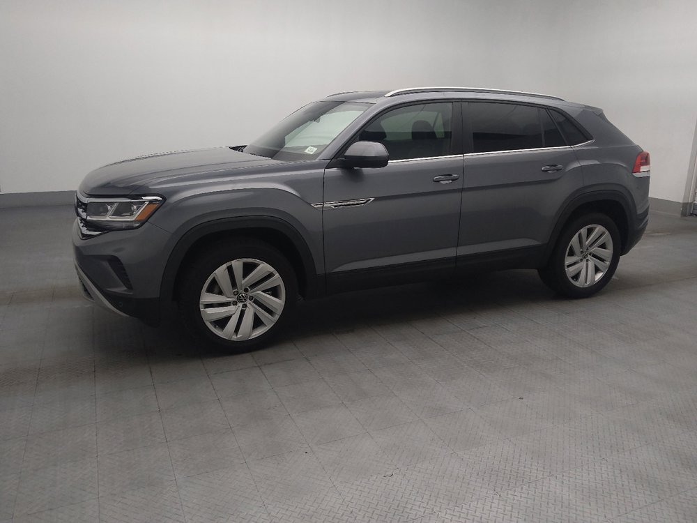 Used 2022 Volkswagen Atlas Cross Sport SE w/ Panoramic Sunroof Package FWD image 2