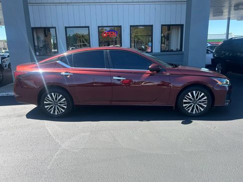 Used 2023 Nissan Altima 2.5 SV AWD/4WD image 29