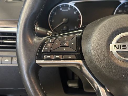 Used 2020 Nissan Altima 2.5 SL FWD image 10