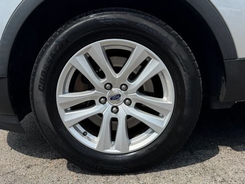 Used 2018 Ford Explorer XLT w/ Equipment Group 201A AWD/4WD image 37