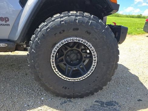 Used 2019 Jeep Wrangler Unlimited Rubicon AWD/4WD image 32