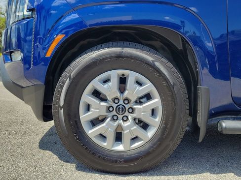 Used 2023 Nissan Frontier SV RWD image 6