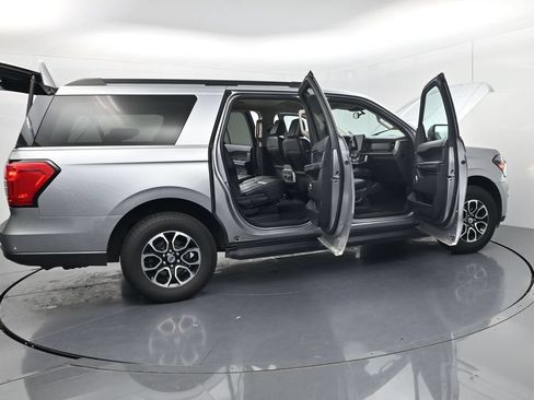 Used 2024 Ford Expedition Max XLT AWD/4WD image 57