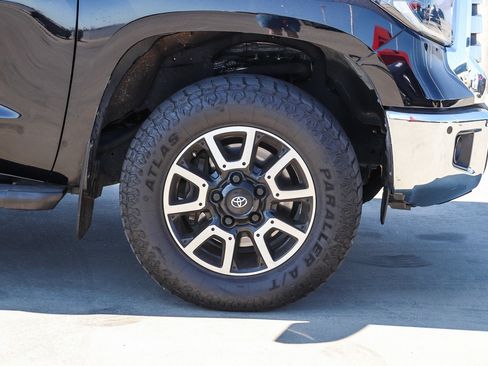 Used 2021 Toyota Tundra Limited w/ Limited Premium Package AWD/4WD image 9
