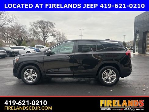 Used 2024 GMC Terrain SLE image 6