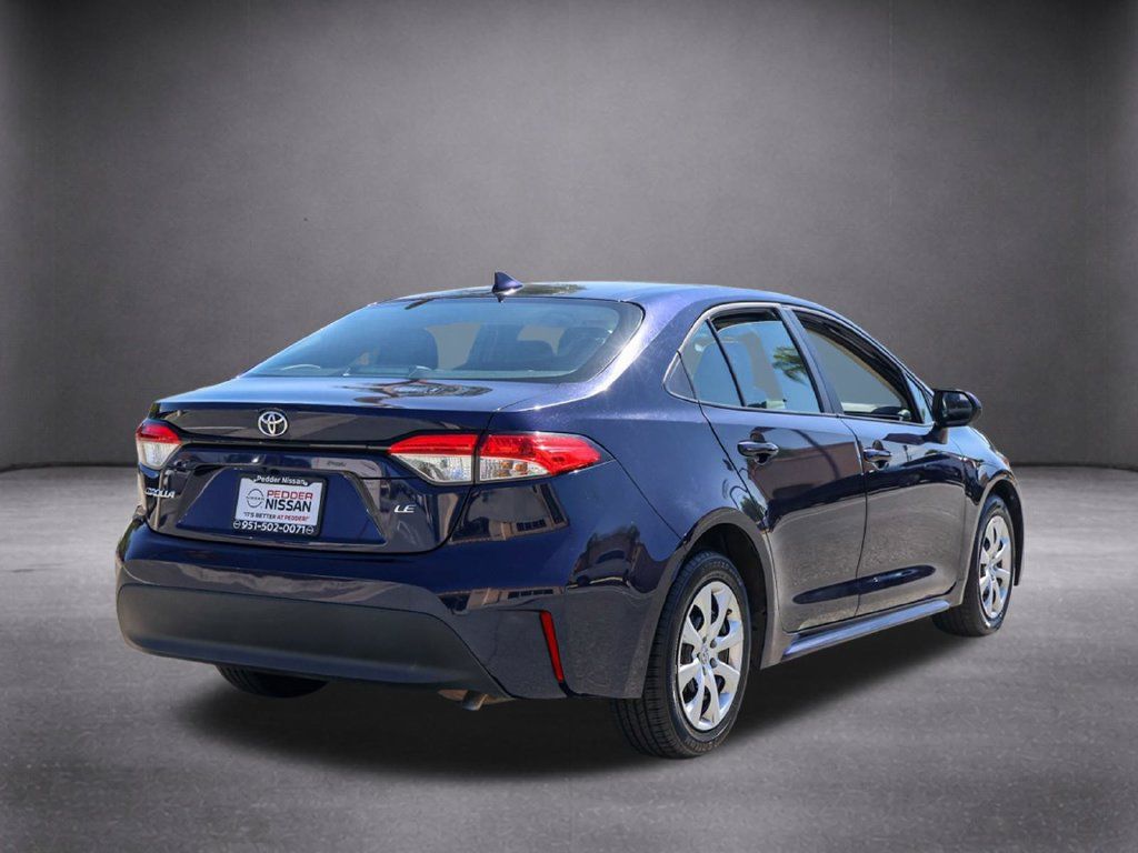 Used 2025 Toyota Corolla LE FWD image 4