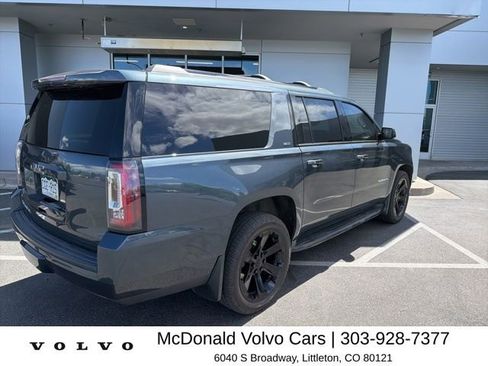 Used 2019 GMC Yukon XL SLT w/ Graphite Performance Edition AWD/4WD image 3