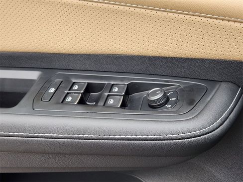 New 2026 Volkswagen Atlas Cross Sport SE image 4