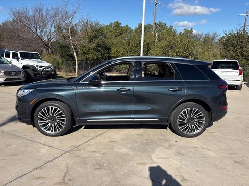 Used 2022 Lincoln Corsair Reserve w/ Equipment Group 201A image 8