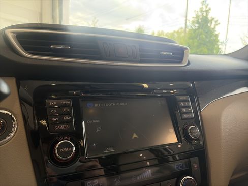 Used 2014 Nissan Rogue SL w/ SL Premium Package AWD/4WD image 35