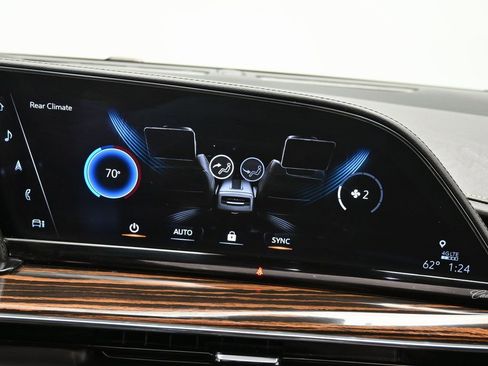 Used 2023 Cadillac Escalade ESV Premium Luxury image 28