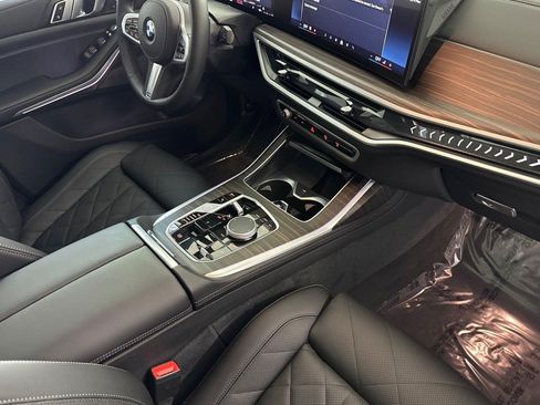 Used 2025 BMW X7 xDrive40i w/ M Sport Package AWD/4WD image 35