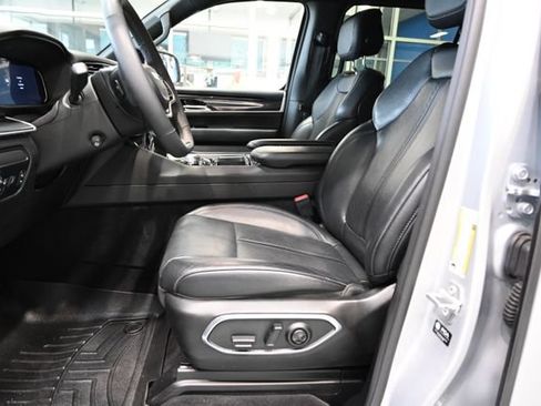Used 2022 Jeep Wagoneer Series I AWD/4WD image 11