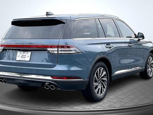 Used 2026 Lincoln Aviator 2WD image 7