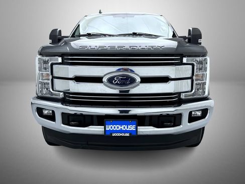 Used 2019 Ford F250 Lariat w/ Lariat Value Package AWD/4WD image 2