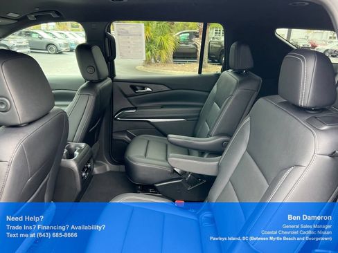 Used 2025 Chevrolet Traverse LT AWD/4WD image 17