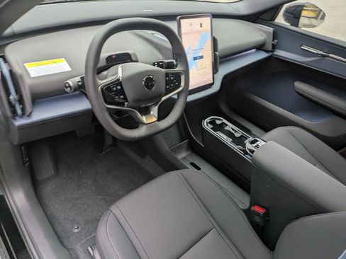 New 2026 Volvo EX30 Plus image 12