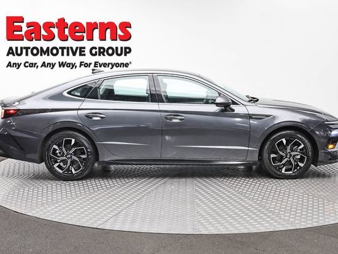 Used 2025 Hyundai Sonata SEL FWD image 4