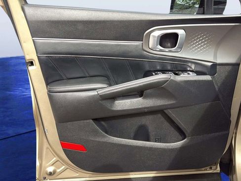 Used 2021 Kia Sorento SX image 19