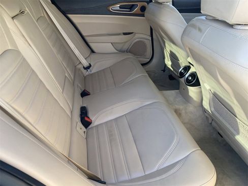 Used 2017 Alfa Romeo Giulia Ti w/ TI Lusso Light Wood Package image 11