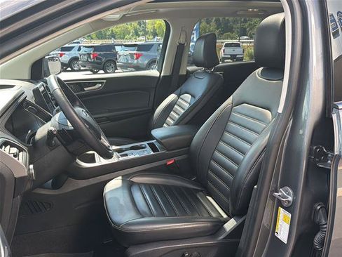 Certified 2024 Ford Edge SEL w/ Convenience Package AWD/4WD image 2